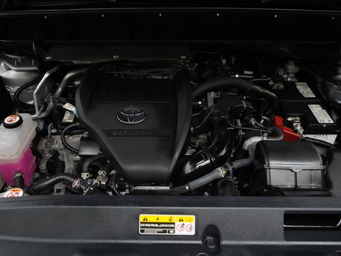 Used 2025 Toyota Highlander XLE AWD/4WD image 33