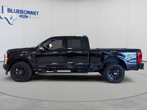 Used 2023 Ford F250 Lariat w/ Black Appearance Package AWD/4WD image 8