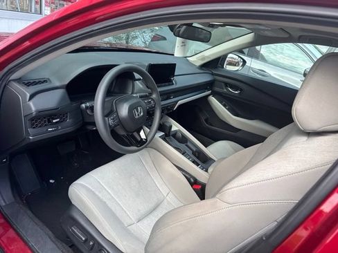 Used 2025 Honda Accord SE image 27