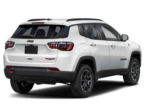 Used 2025 Jeep Compass Trailhawk AWD/4WD image 47