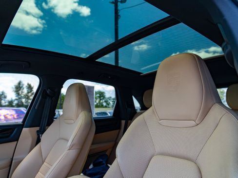 Used 2019 Porsche Cayenne E-Hybrid AWD/4WD image 19