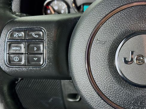 Used 2018 Jeep Wrangler Sport image 13