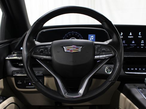 Used 2021 Cadillac Escalade Premium Luxury w/ Driver Assist Tech Package AWD/4WD image 11