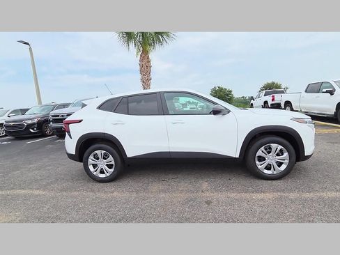 New 2026 Chevrolet Trax LS FWD image 15