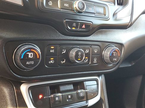 Used 2023 GMC Terrain SLE w/ Driver Convenience Package FWD image 22