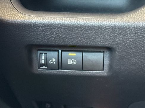 Certified 2022 Toyota RAV4 XLE AWD/4WD image 33