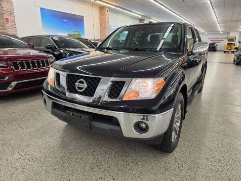 Used 2019 Nissan Frontier SL AWD/4WD image 2