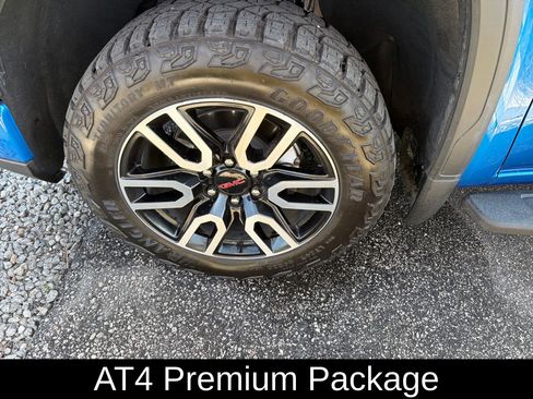 Used 2024 GMC Sierra 1500 AT4 w/ Technology Package image 3