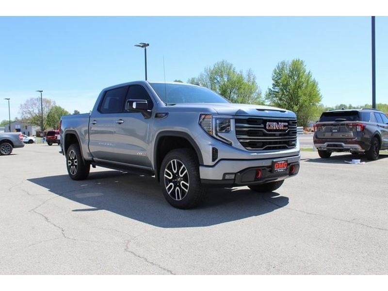 Used 2024 GMC Sierra 1500 AT4 w/ Technology Package AWD/4WD image 7