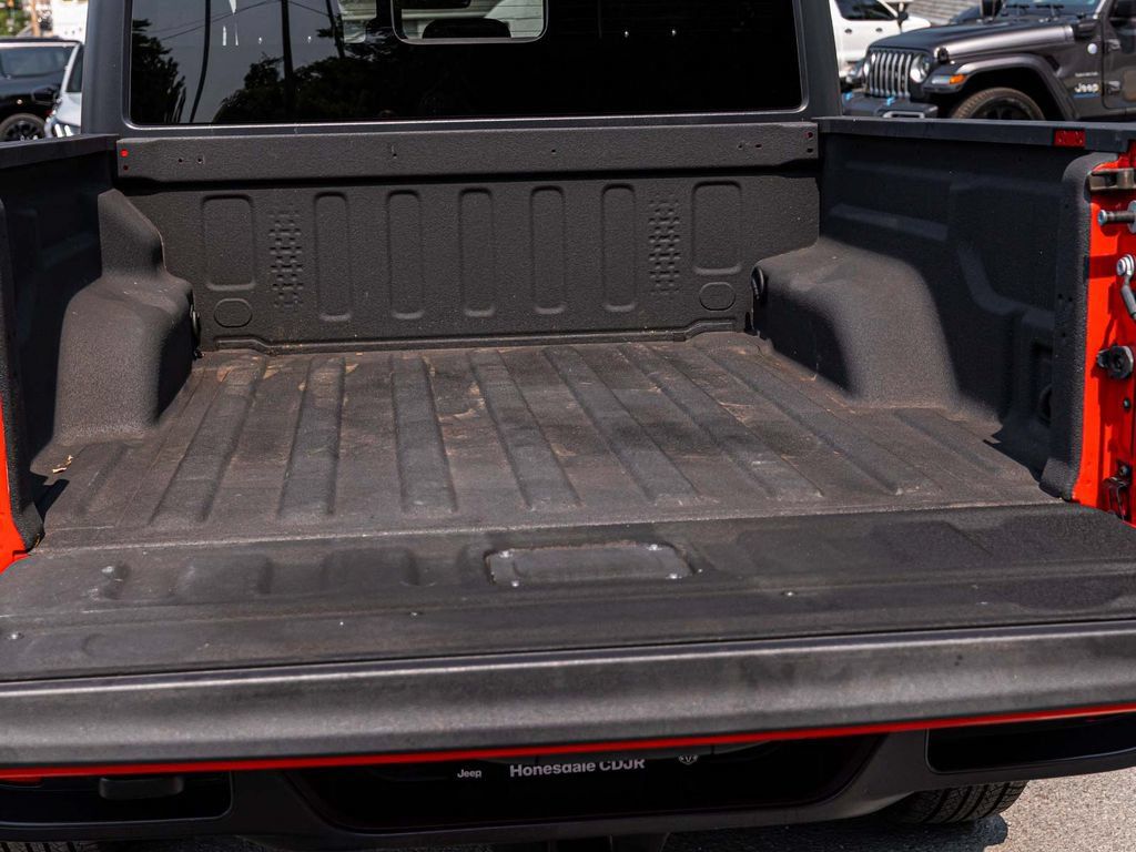 Used 2021 Jeep Gladiator Overland w/ Popular Equipment Package AWD/4WD image 35
