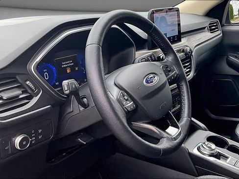 Used 2020 Ford Escape Titanium w/ Titanium Premium Package 2.0 AWD/4WD image 16
