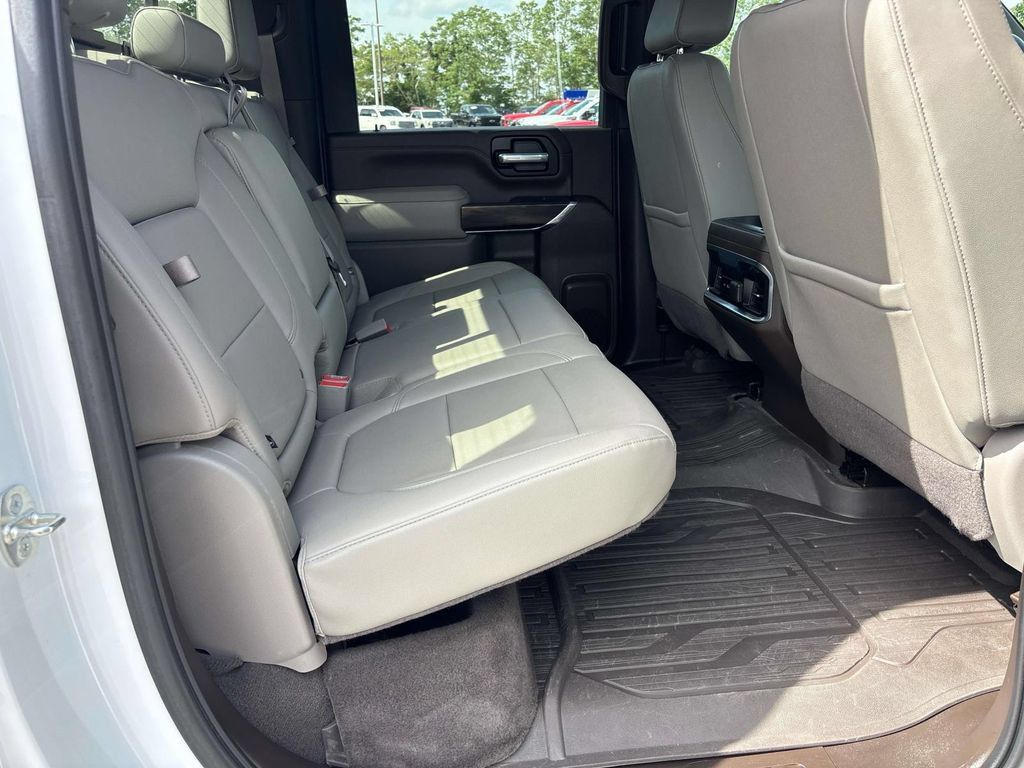 Used 2022 GMC Sierra 2500 SLT w/ SLT Convenience Package AWD/4WD image 16