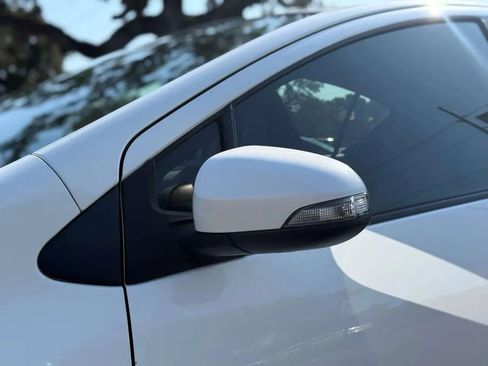 Used 2012 Toyota Prius C One image 12