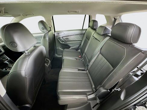 Used 2024 Volkswagen Tiguan SE image 26