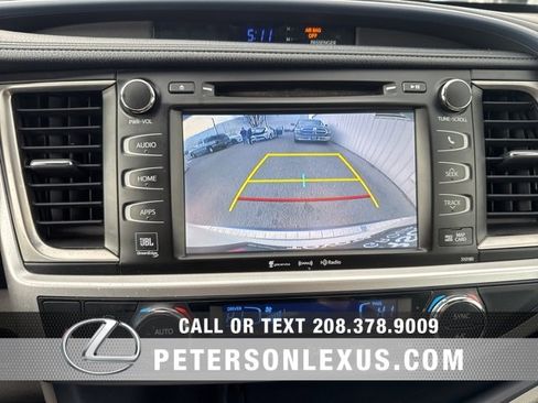 Used 2017 Toyota Highlander AWD V6 image 16