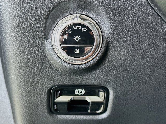 Used 2026 Mercedes-Benz C 300 Sedan image 10