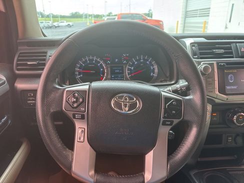Used 2019 Toyota 4Runner SR5 Premium RWD image 17