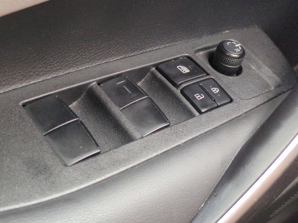 Used 2023 Toyota Corolla SE FWD image 25