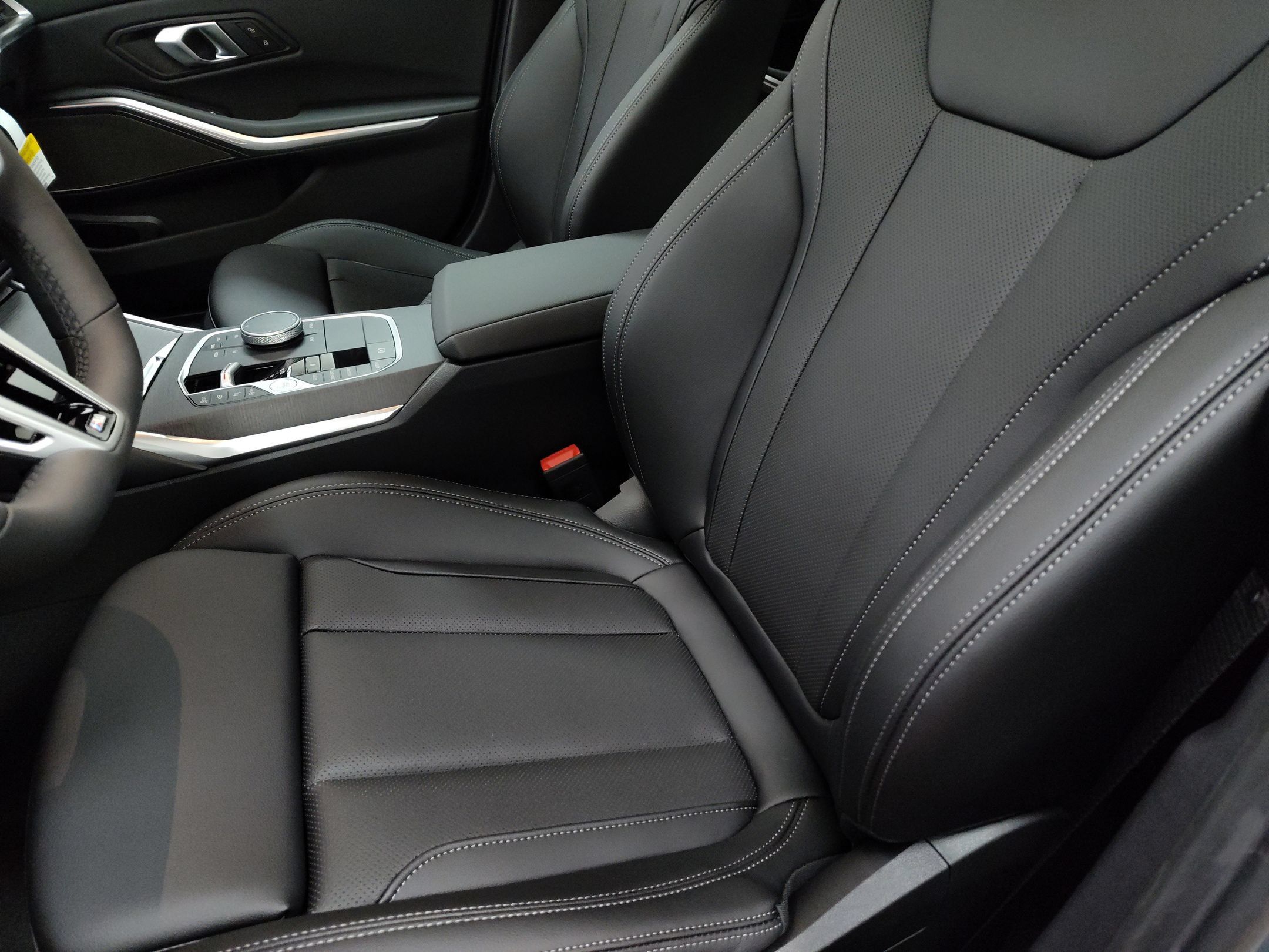 Used 2026 BMW 330i Sedan w/ M Sport Package RWD image 18