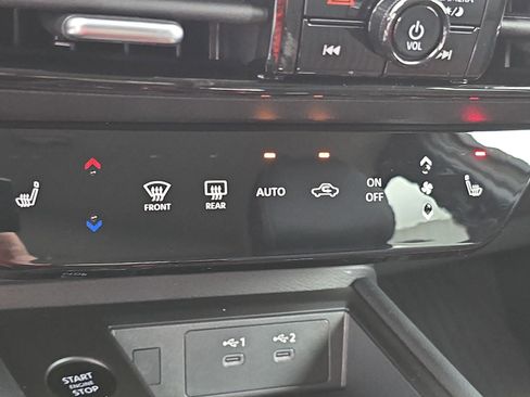 New 2026 Nissan Kicks SR w/ Cold Weather Package image 22