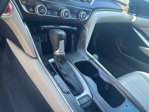 Used 2020 Honda Accord EX image 18
