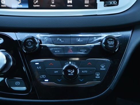 New 2026 Chrysler Voyager LX image 19