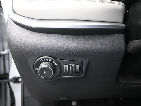 New 2026 Jeep Compass Limited image 25