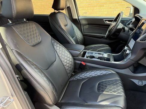 Used 2024 Ford Edge Titanium image 20