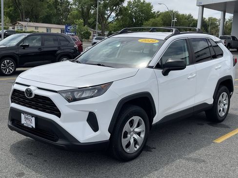 Used 2019 Toyota RAV4 LE w/ Carpet Mat Package AWD/4WD image 3