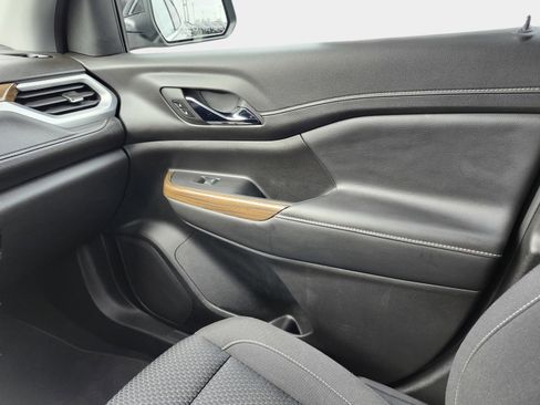 Used 2023 GMC Acadia SLE w/ Driver Convenience Package image 30