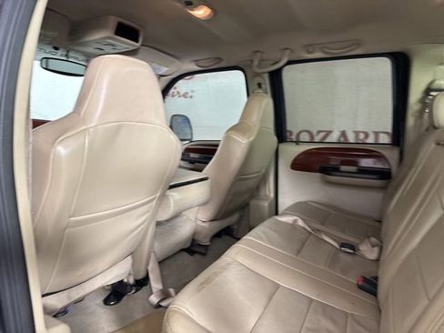 Used 2005 Ford F250 Lariat image 14