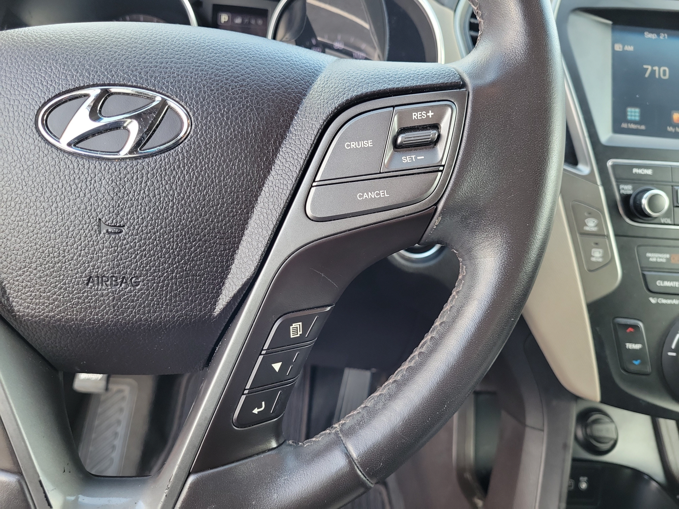 Used 2017 Hyundai Santa Fe Sport 2.0T w/ Cargo Package AWD/4WD image 17
