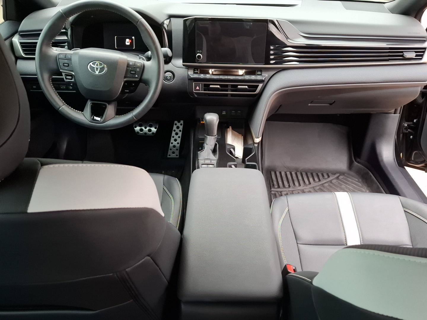 Used 2025 Toyota Camry SE w/ Convenience Package FWD image 36