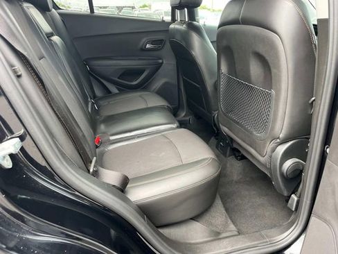Used 2018 Chevrolet Trax LT w/ LT Convenience Package image 21