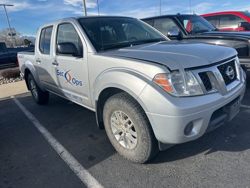 Used 2019 Nissan Frontier SV image 4