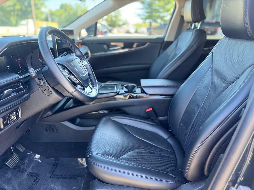 Used 2023 Lincoln Nautilus Reserve AWD/4WD image 16