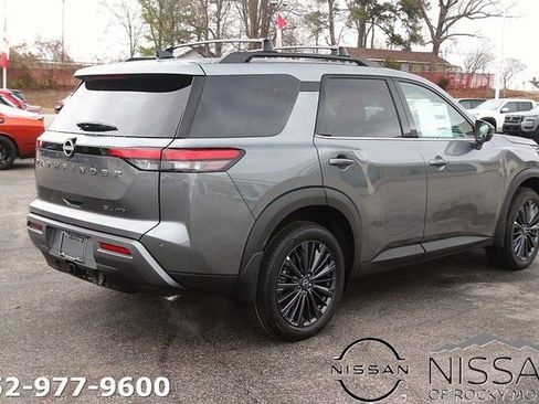New 2026 Nissan Pathfinder SL w/ SL Premium Package AWD/4WD image 7