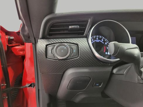 Used 2018 Ford Mustang Coupe RWD image 11