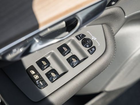 New 2027 Volvo XC90 B6 Plus AWD/4WD image 41