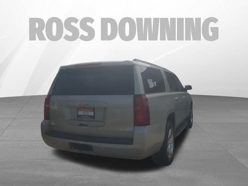 Used 2016 Chevrolet Suburban LT image 4