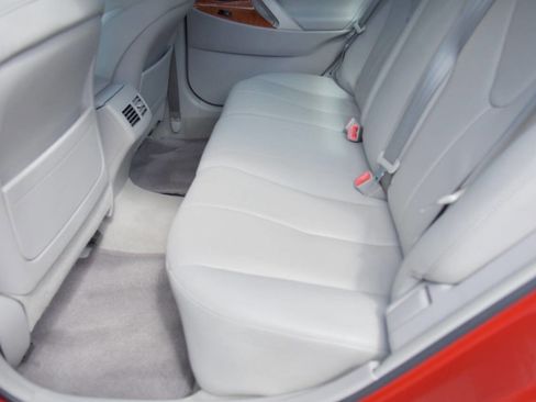 Used 2011 Toyota Camry XLE image 13