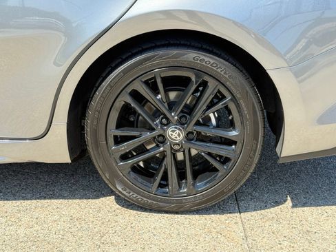 Used 2025 Toyota Camry SE FWD image 17