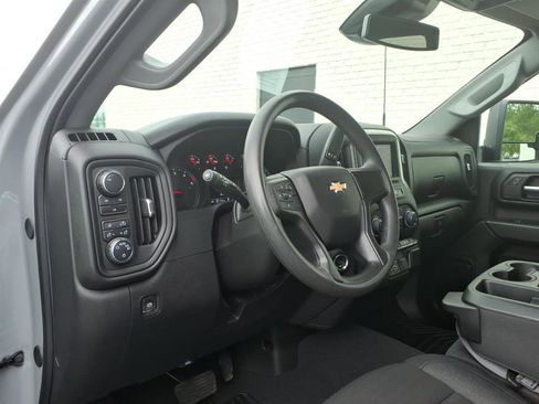Used 2024 Chevrolet Silverado 2500 Custom w/ Custom Value Package AWD/4WD image 5