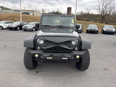 Used 2015 Jeep Wrangler Unlimited Sport w/ Quick Order Package 24S AWD/4WD image 3