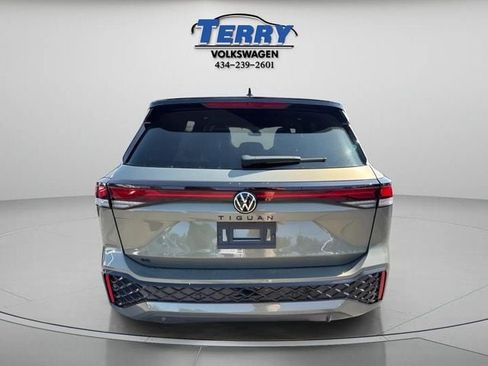 New 2026 Volkswagen Tiguan SE R-Line FWD image 3