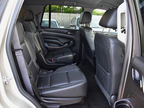 Used 2017 Chevrolet Tahoe LT w/ Luxury Package RWD image 15