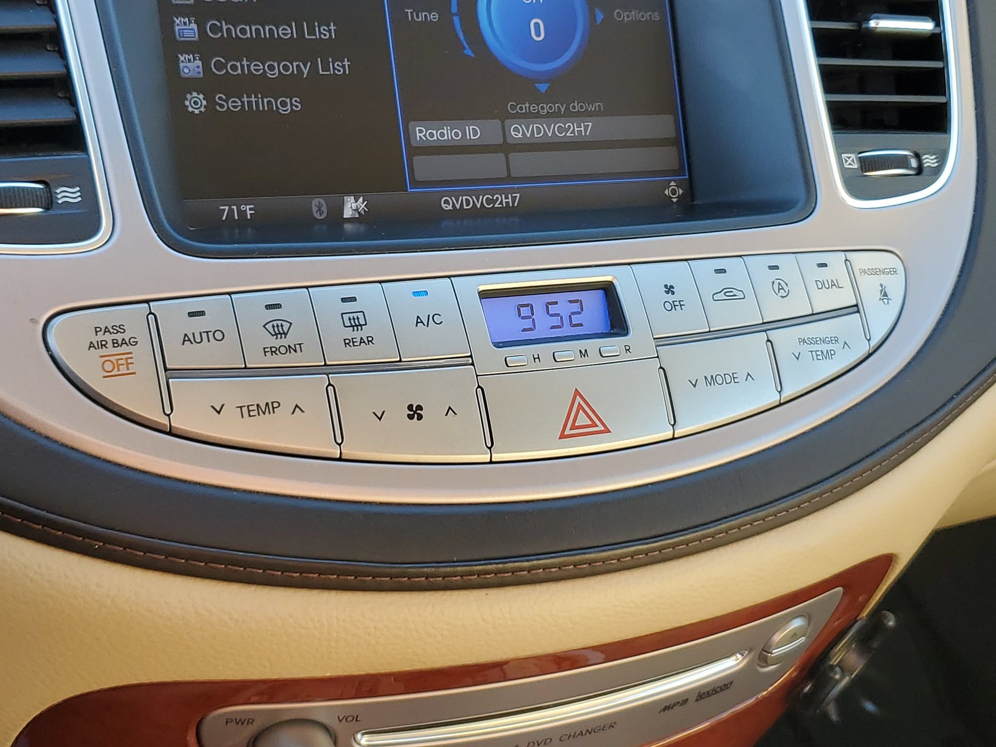 Used 2012 Hyundai Genesis 3.8 w/ Premium Pkg RWD image 25