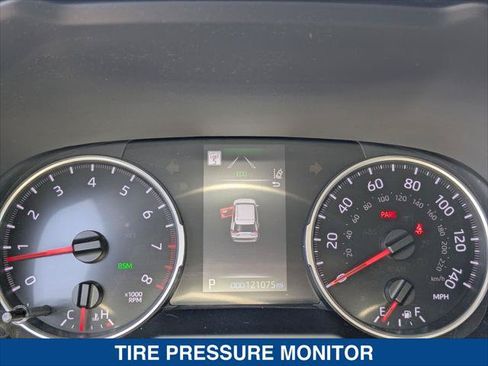 Used 2020 Toyota RAV4 XLE w/ Convenience Package FWD image 16