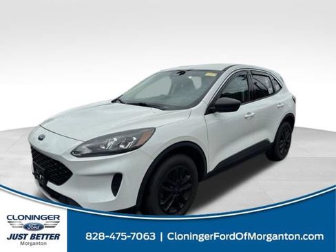 Used 2022 Ford Escape SE w/ Cold Weather Package AWD/4WD image 1