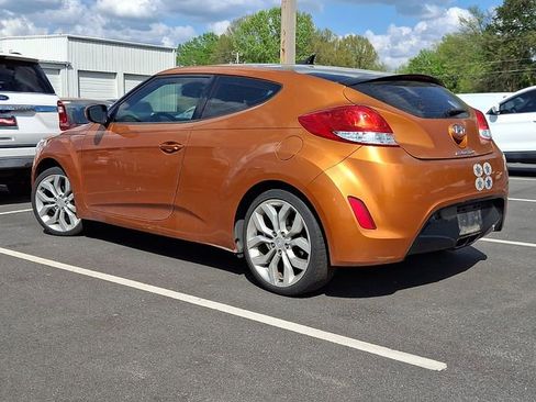 Used 2012 Hyundai Veloster w/ Style Pkg image 4